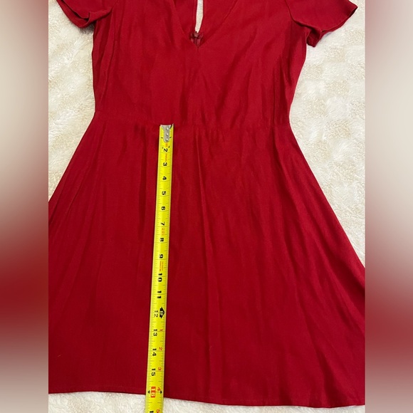Reformation Durham Red V-Neck Mini Crepe Dress in Crimson • Size 4 - Picture 8 of 12